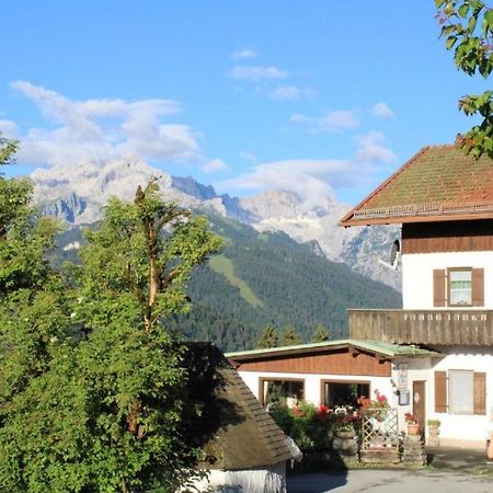 Pfeiffer Alm Am Sonnenhang Mit Blick Auf Die Zugspitze Garmisch-Partenkirchen Exterior foto