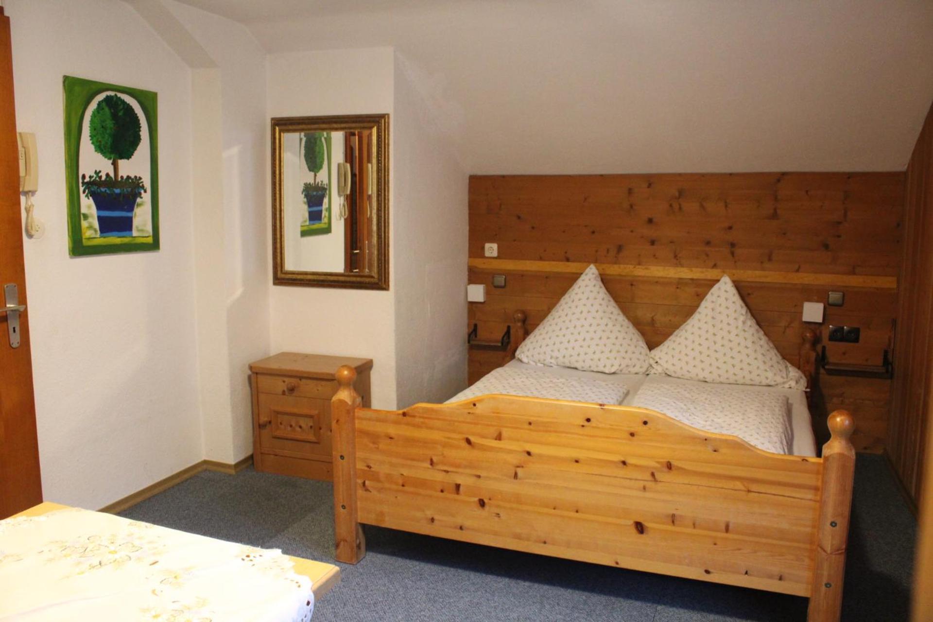 Pfeiffer Alm Am Sonnenhang Mit Blick Auf Die Zugspitze Garmisch-Partenkirchen Zimmer foto